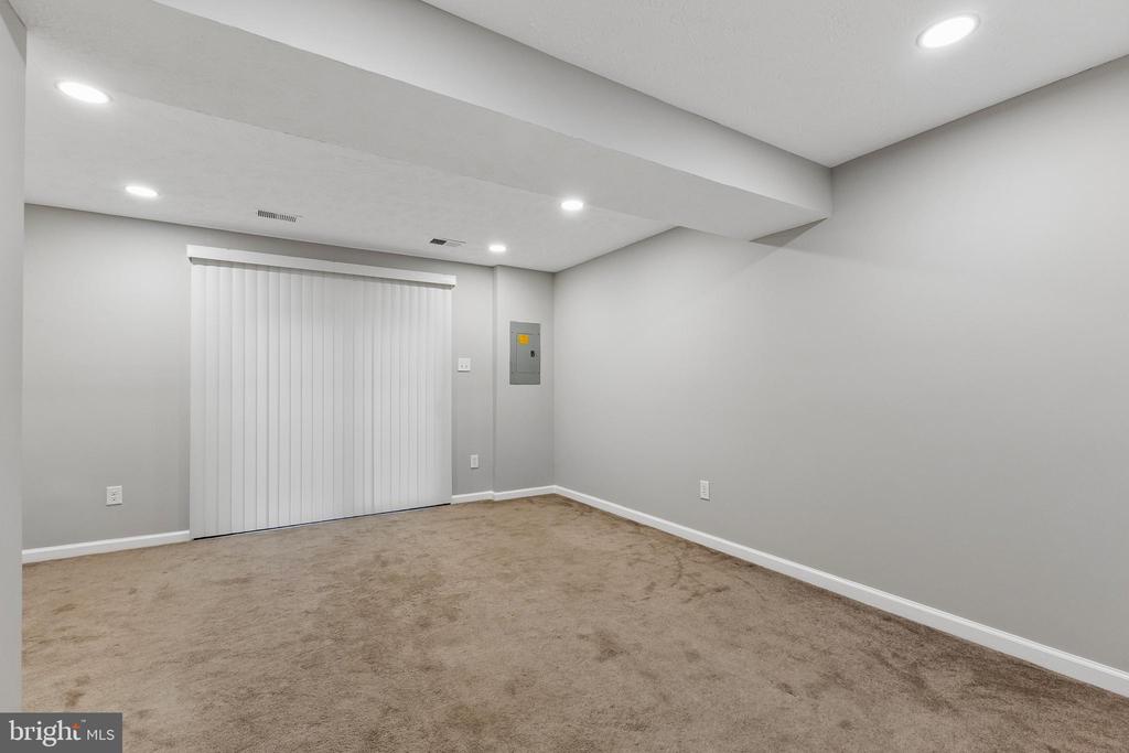 8317 BROOKVALE COURT