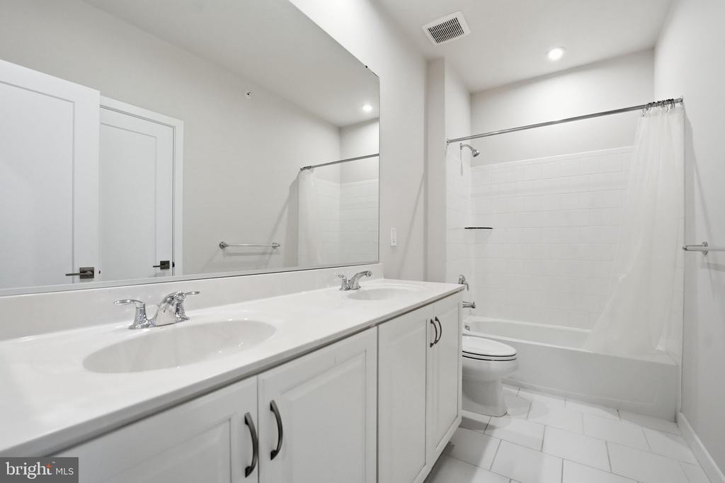 14421 BECKETT GLEN CIRCLE 1006