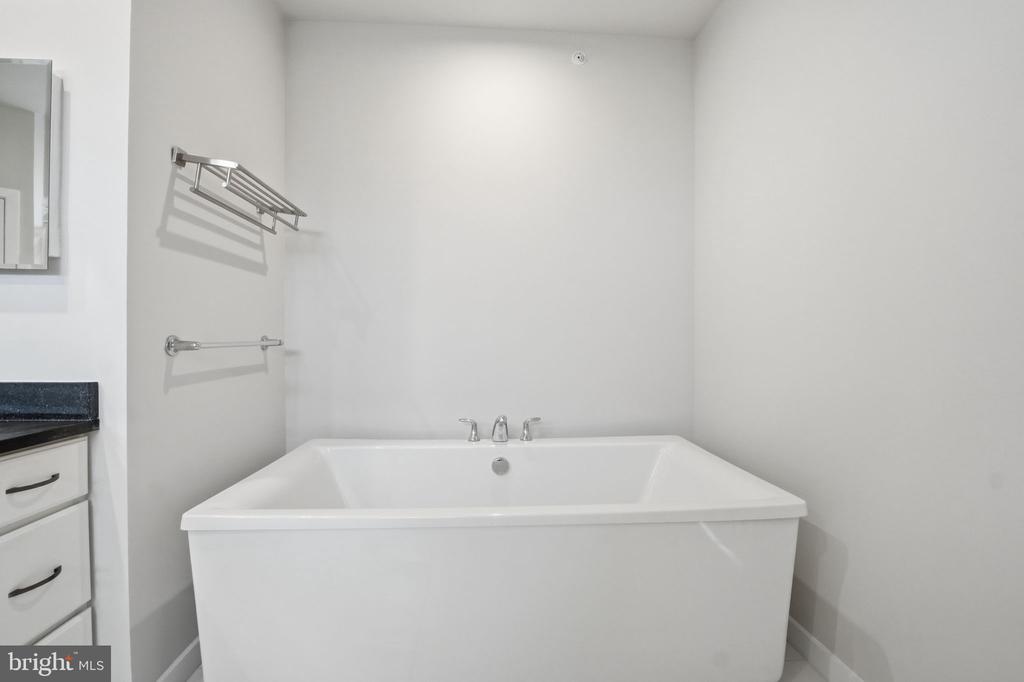 14421 BECKETT GLEN CIRCLE 1006