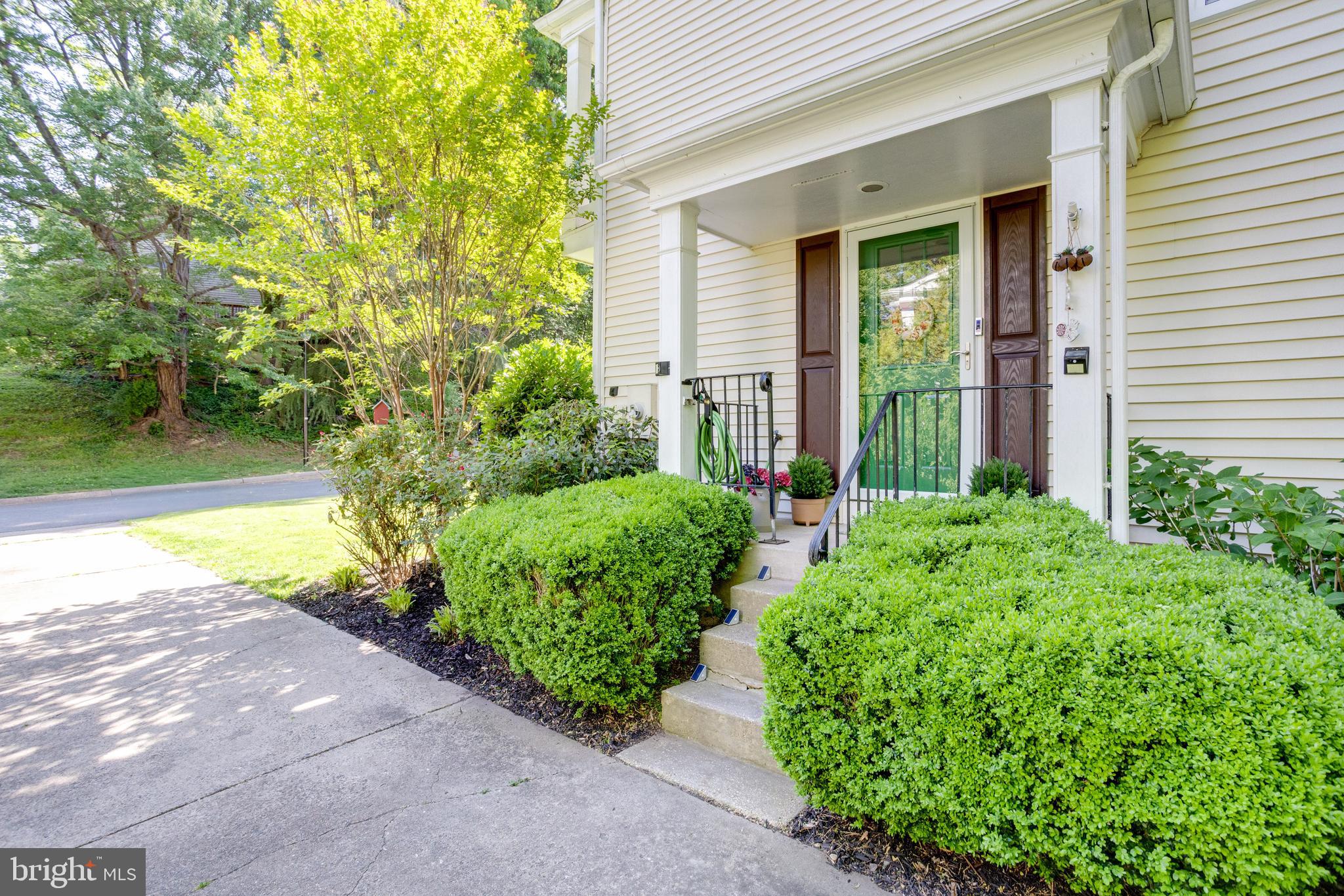 10582 REEDS LANDING CIRCLE