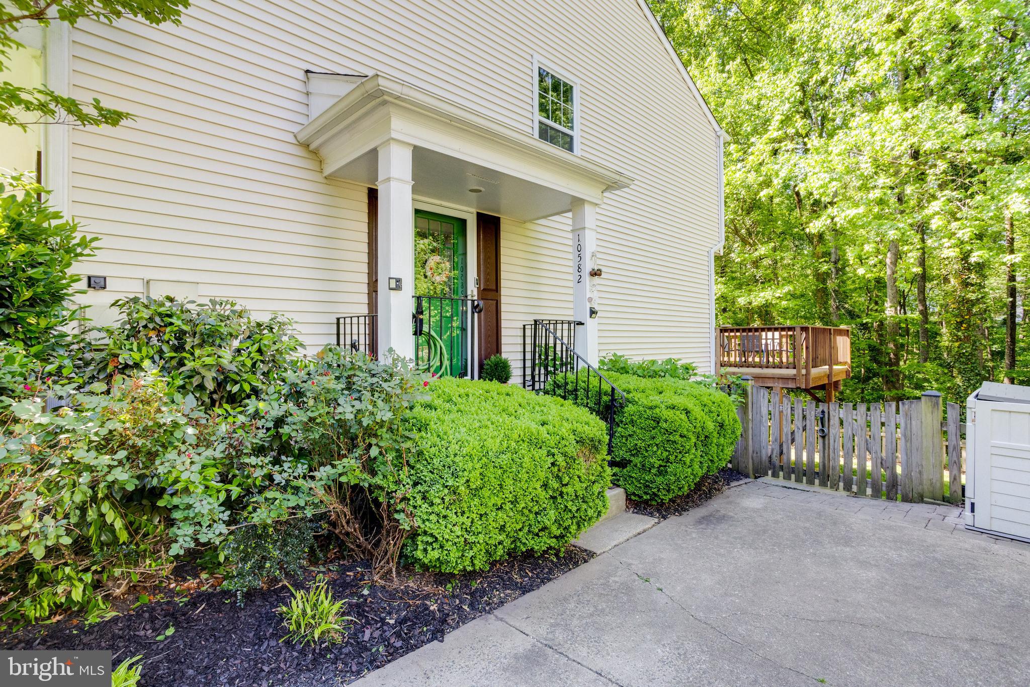 10582 REEDS LANDING CIRCLE