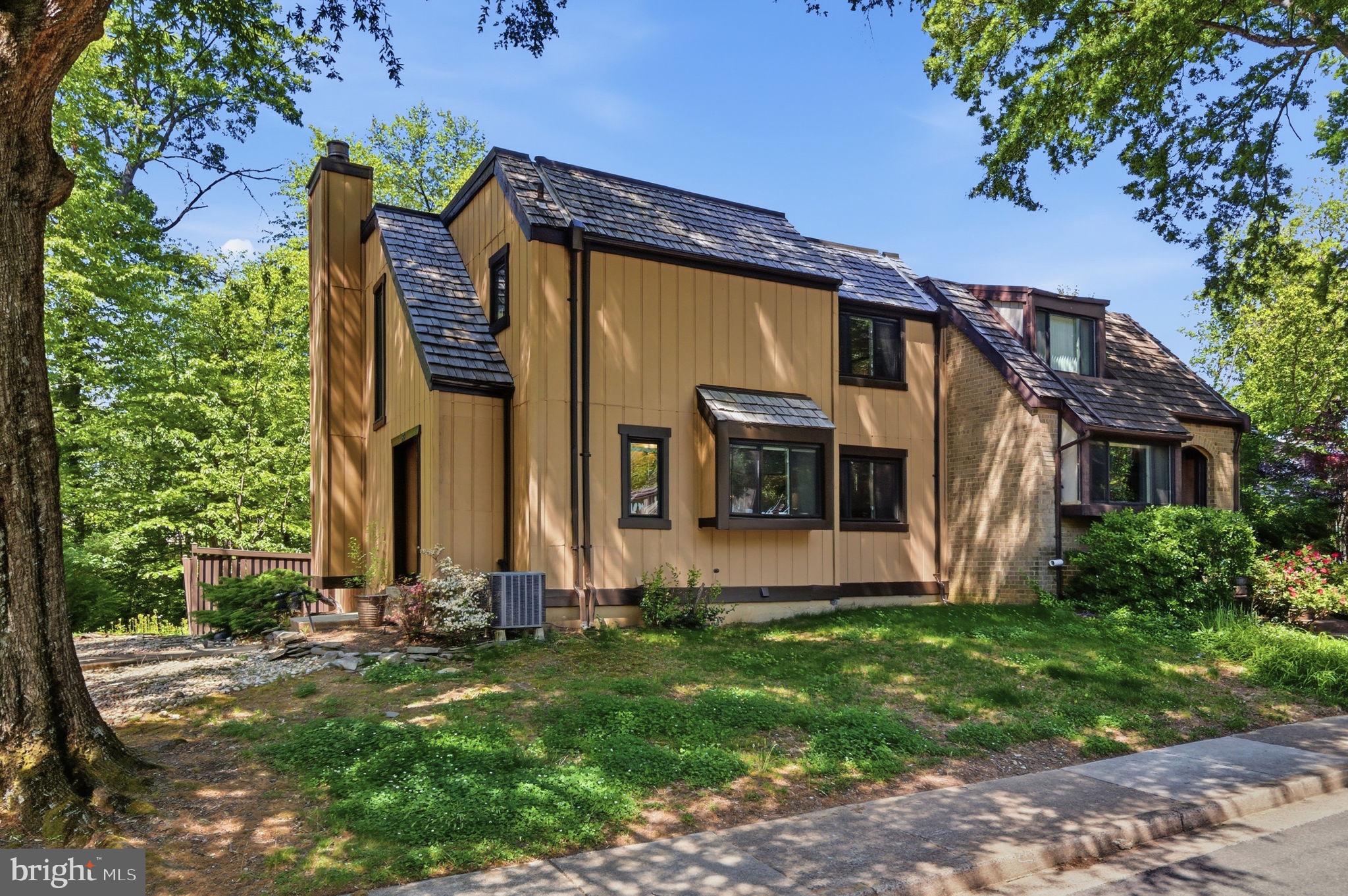 1509 FARSTA COURT