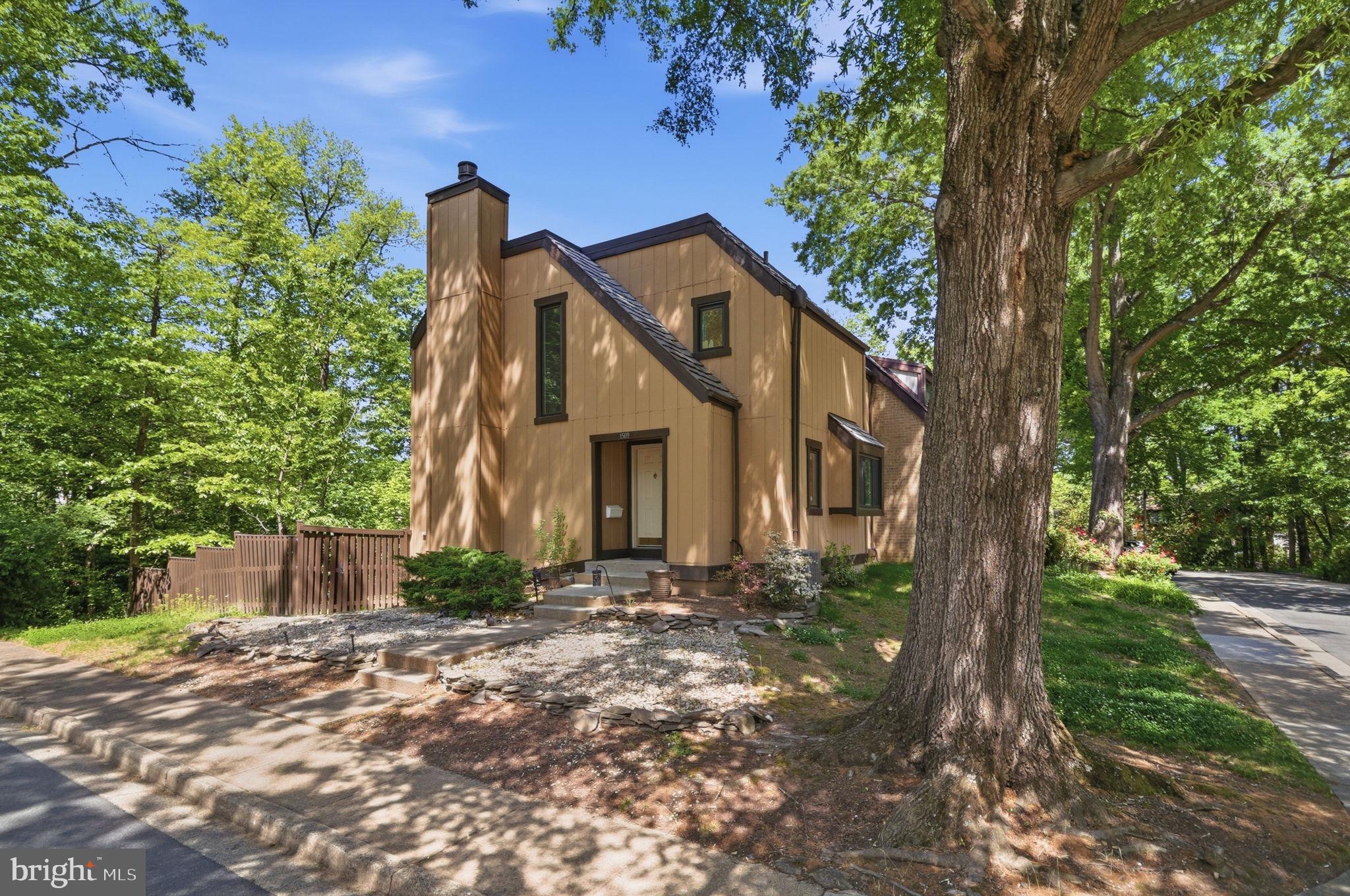 1509 FARSTA COURT