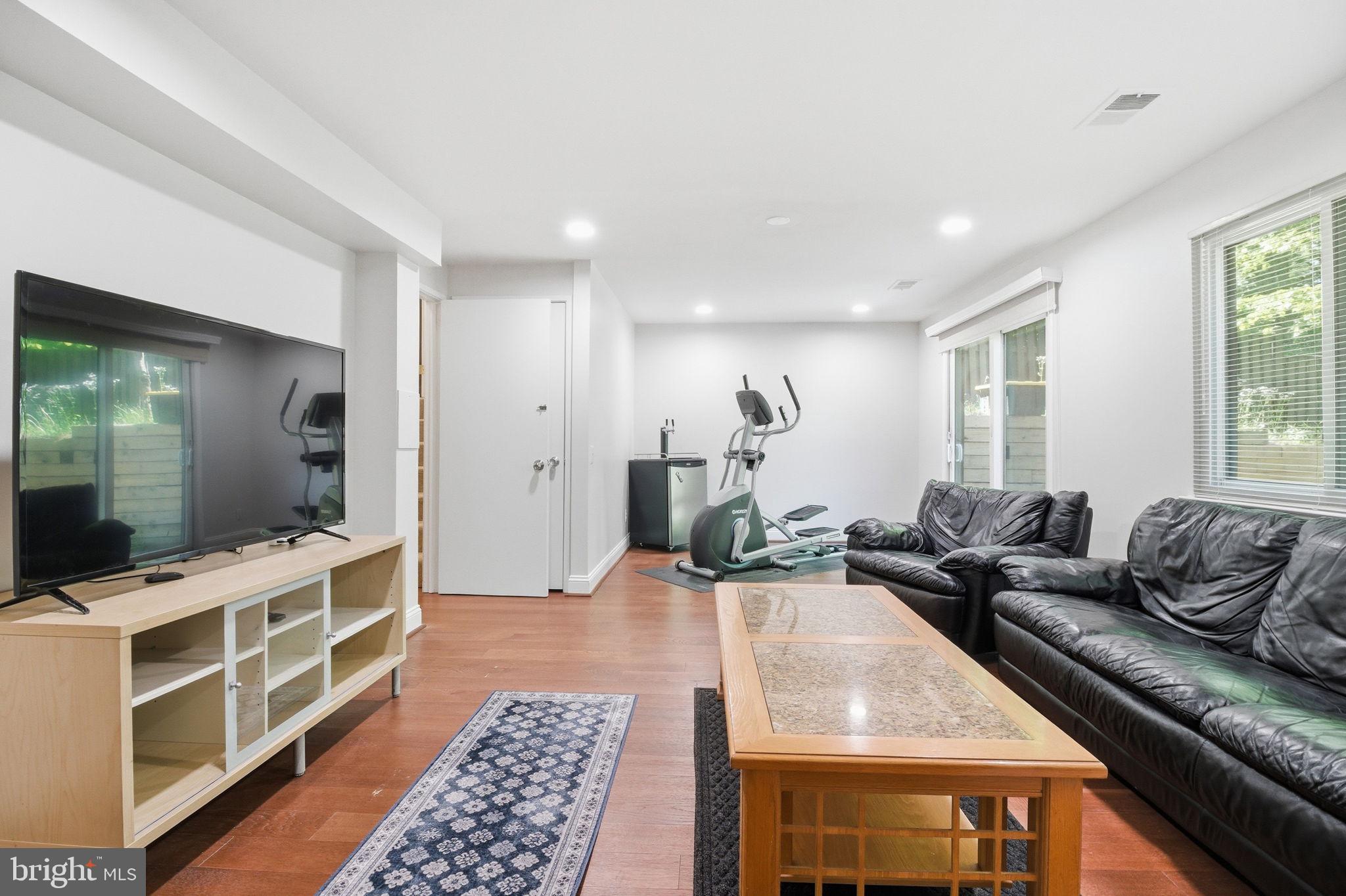 1509 FARSTA COURT