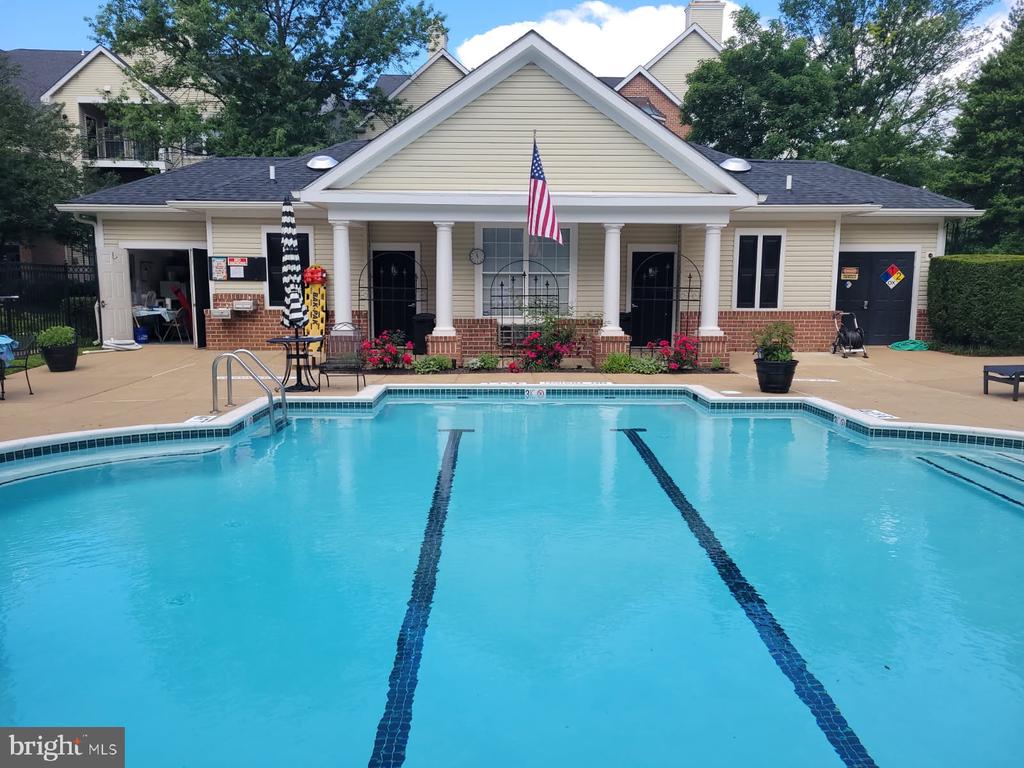 4135 FOUNTAINSIDE LANE Unit: 101
