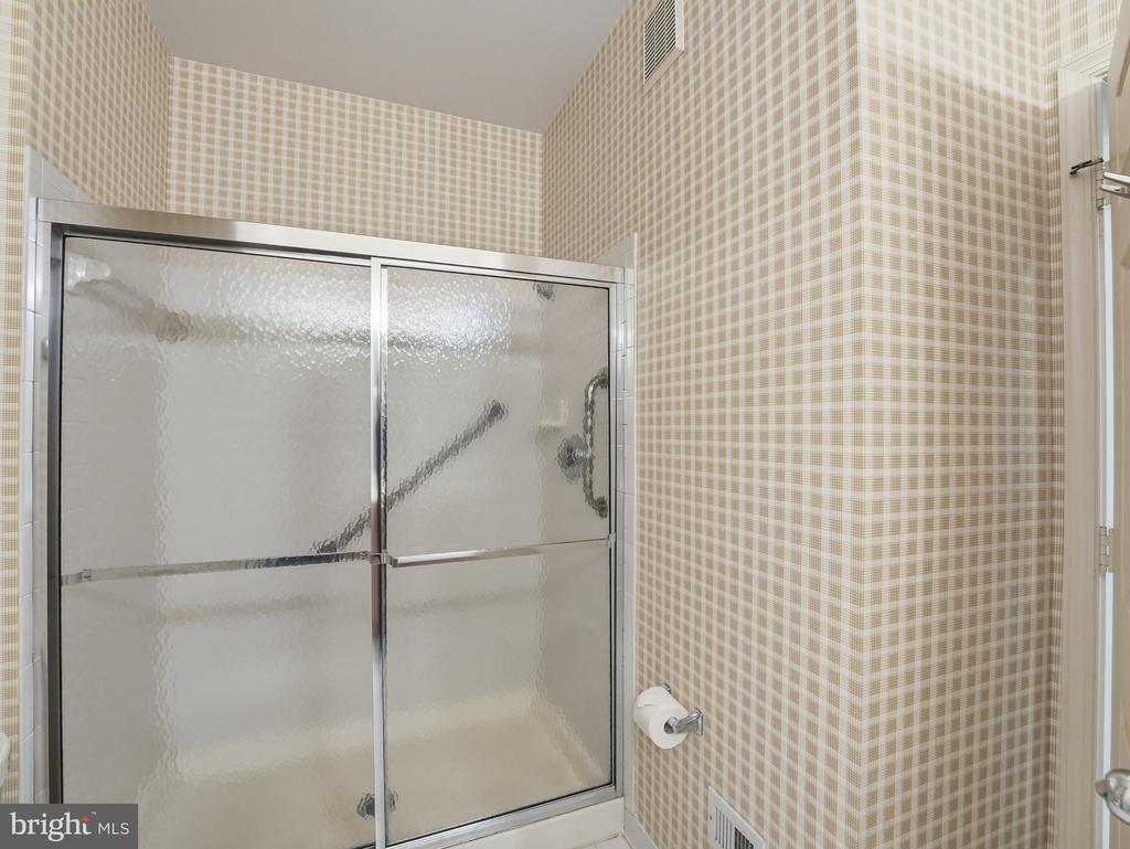 4135 FOUNTAINSIDE LANE Unit: 101