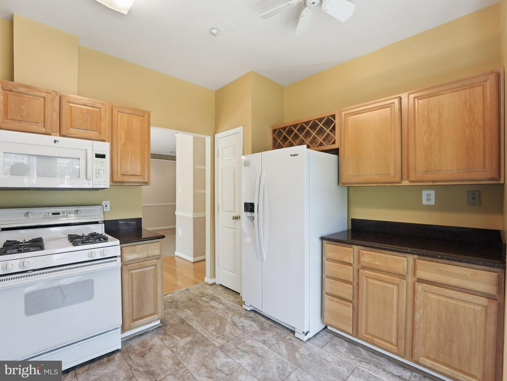 4135 FOUNTAINSIDE LANE Unit: 101