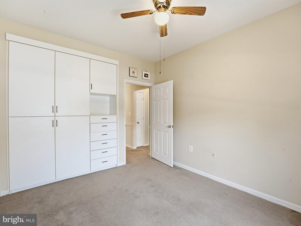 4135 FOUNTAINSIDE LANE Unit: 101