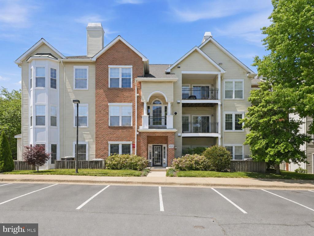 4135 FOUNTAINSIDE LANE Unit: 101
