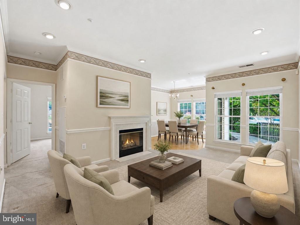 4135 FOUNTAINSIDE LANE Unit: 101