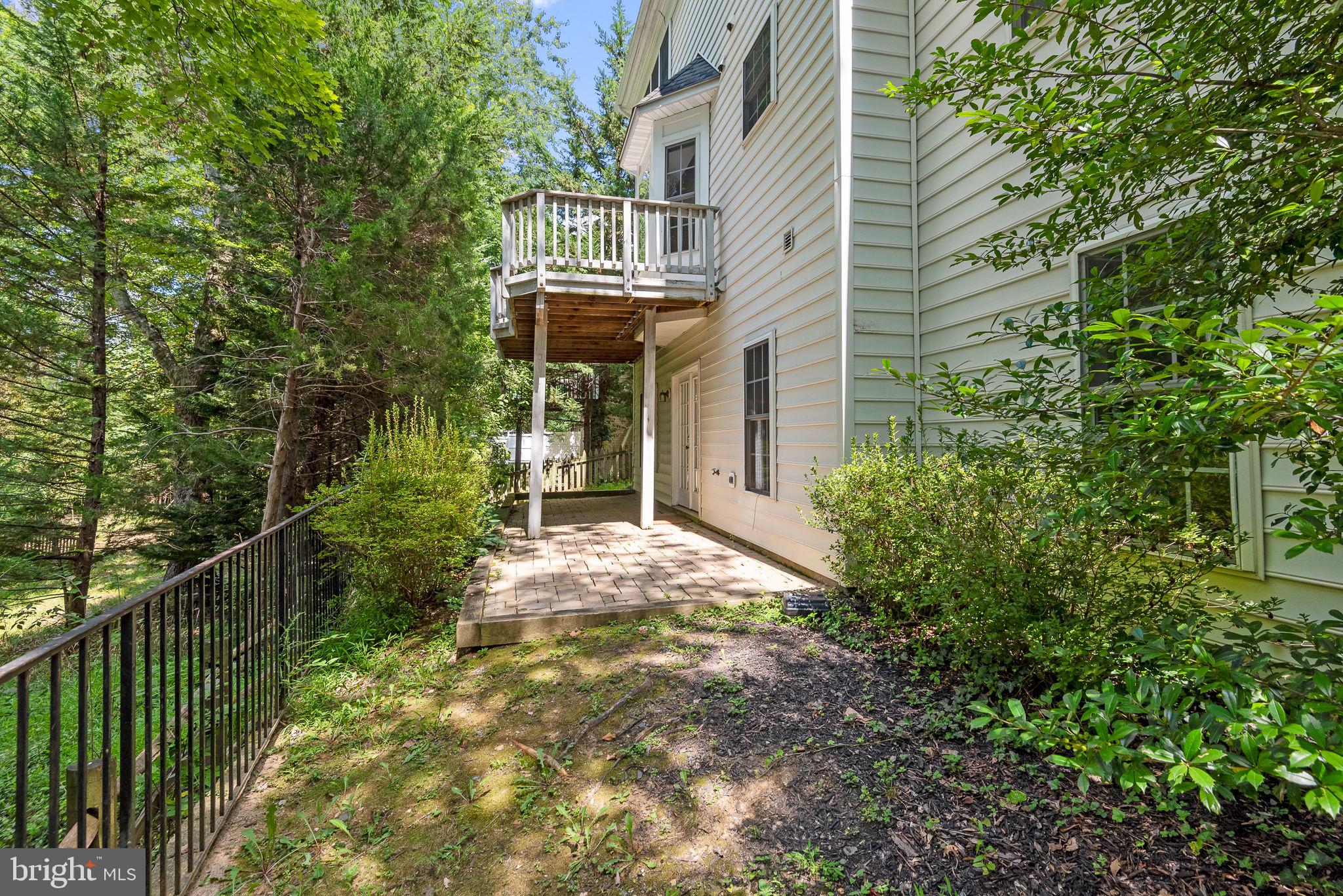 2202 SARAH WOODS COURT