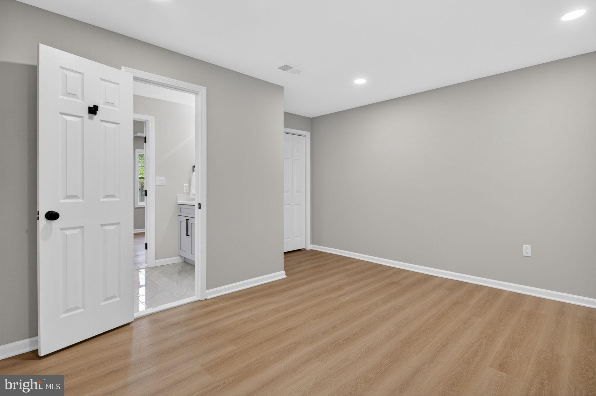 6116 OAKENGATE WAY
