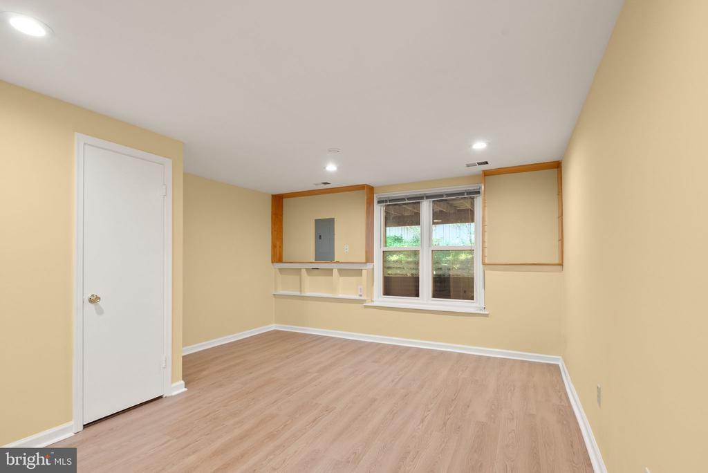 11243 SILENTWOOD LANE