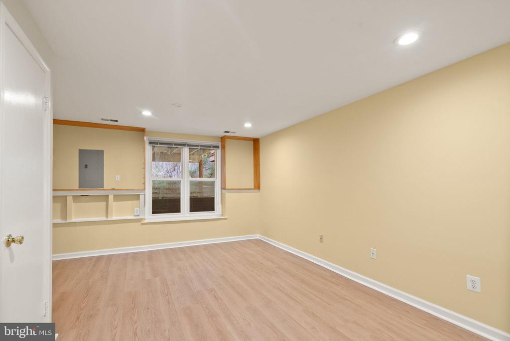 11243 SILENTWOOD LANE