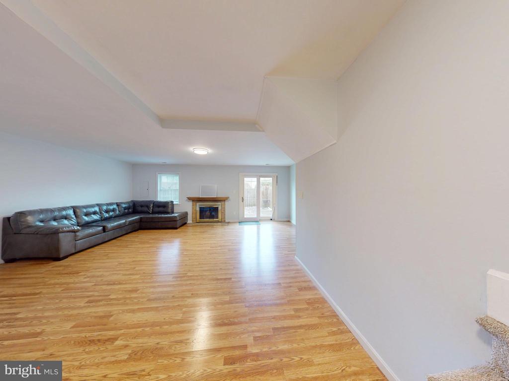 7302 ROLLING OAK LANE