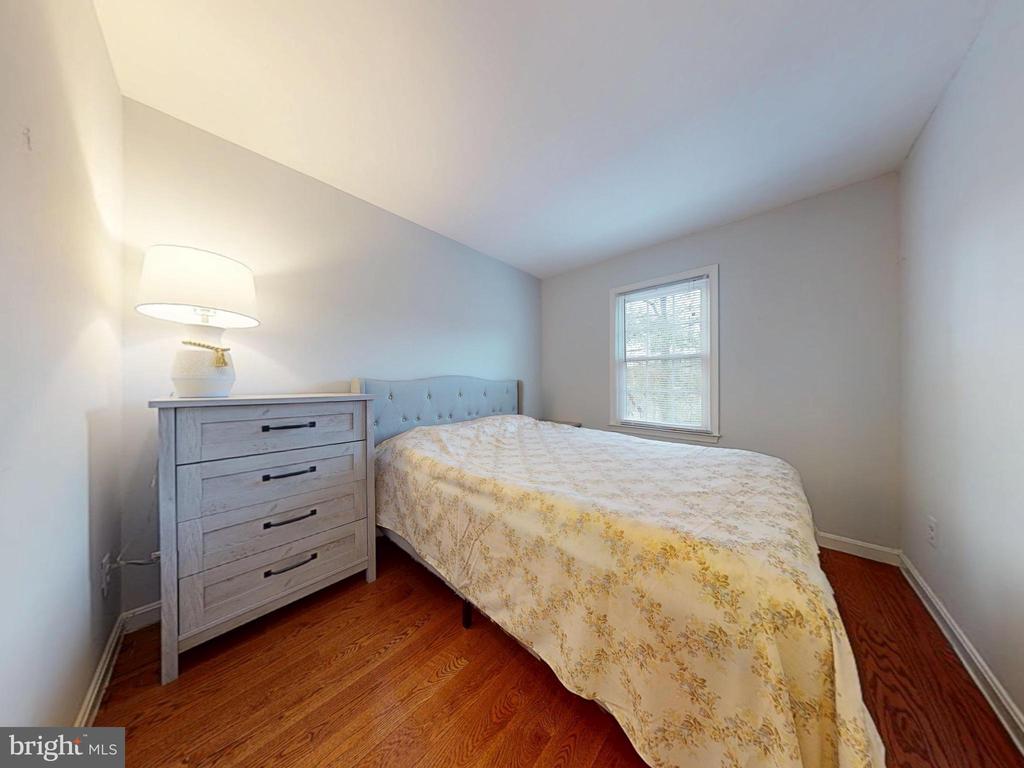7302 ROLLING OAK LANE