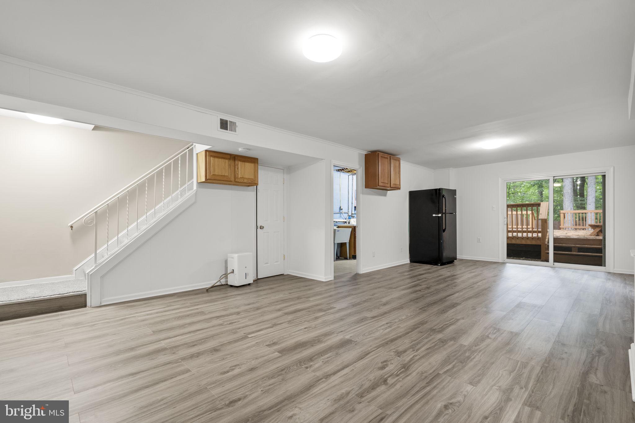 14894 LAMBETH SQUARE