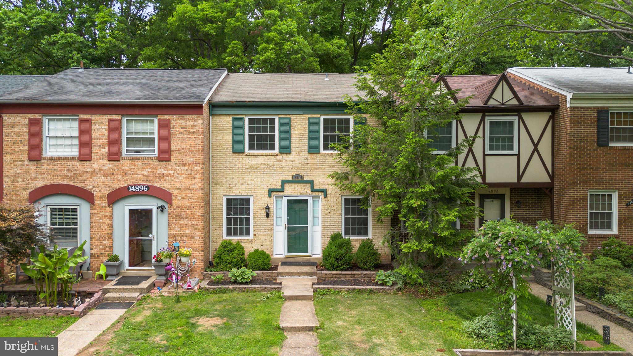 14894 LAMBETH SQUARE