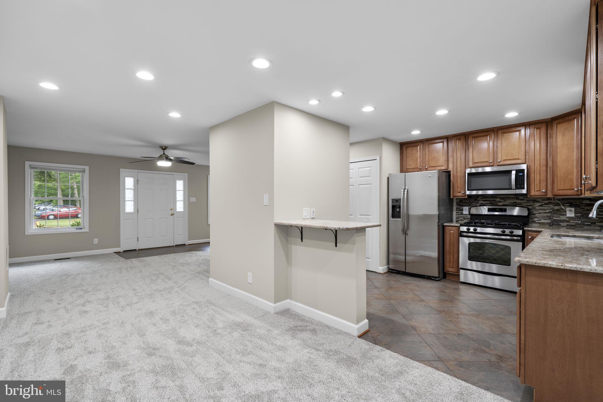 14894 LAMBETH SQUARE