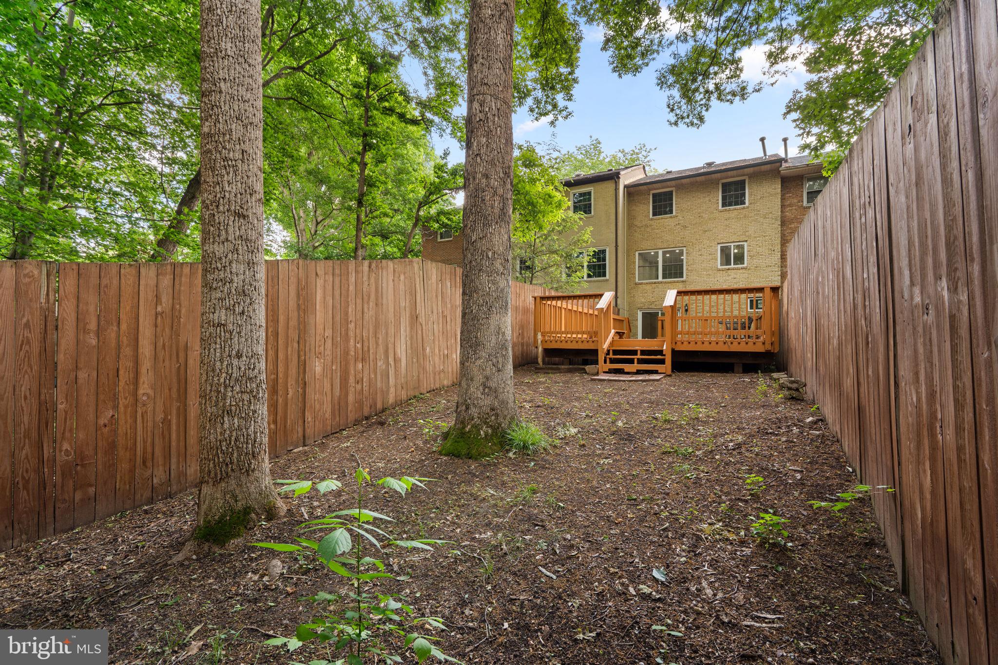 14894 LAMBETH SQUARE