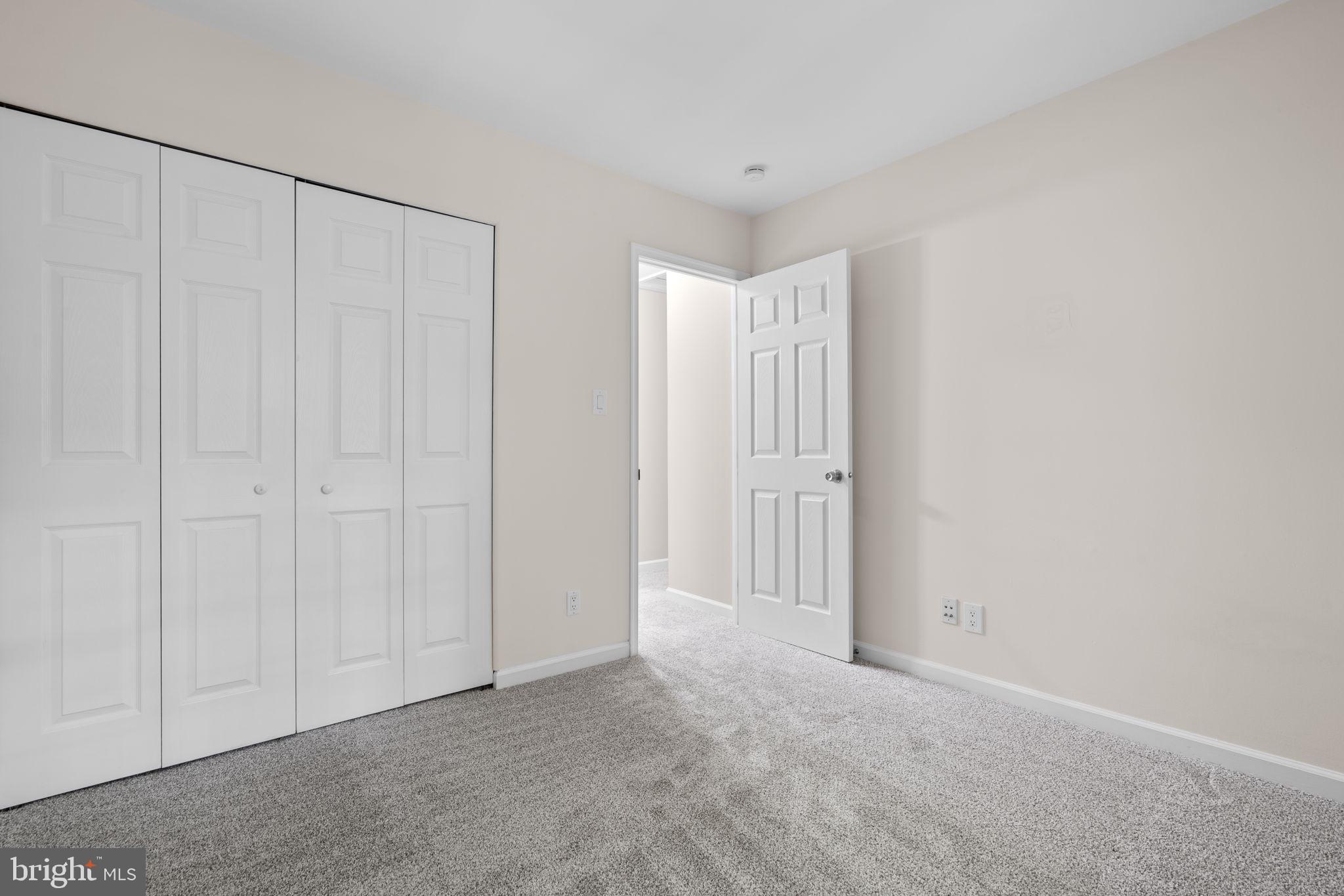 14894 LAMBETH SQUARE