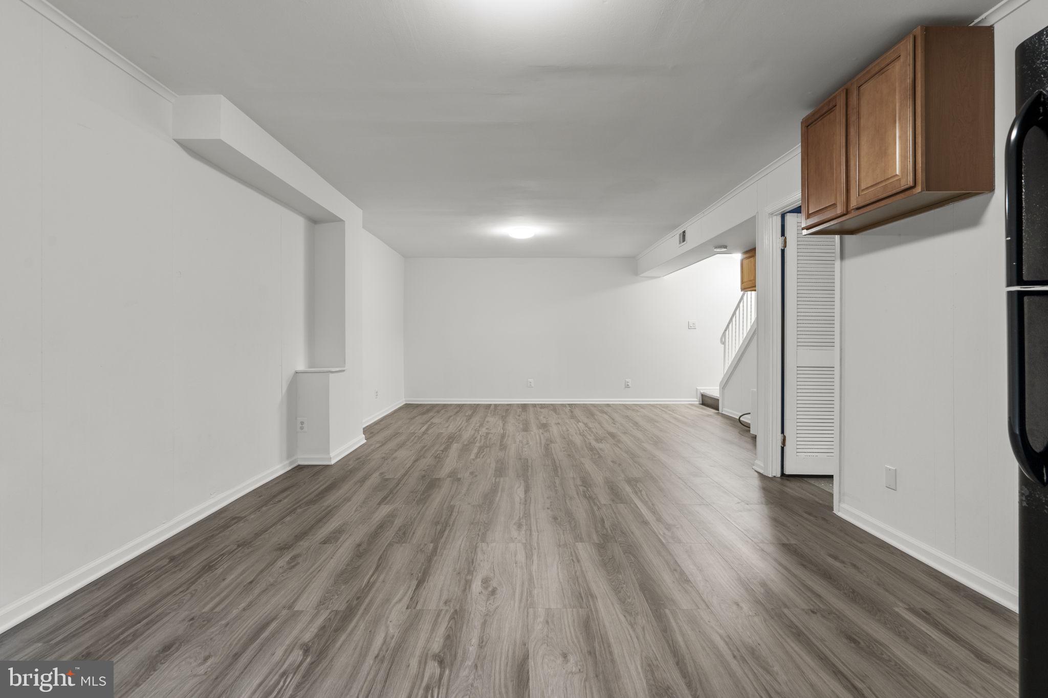 14894 LAMBETH SQUARE