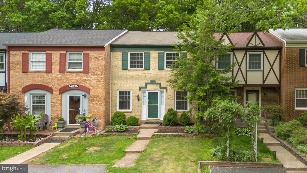 14894 LAMBETH SQUARE