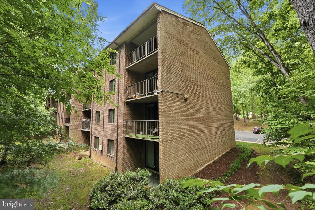1558 NORTHGATE SQUARE 32B 1558-32B