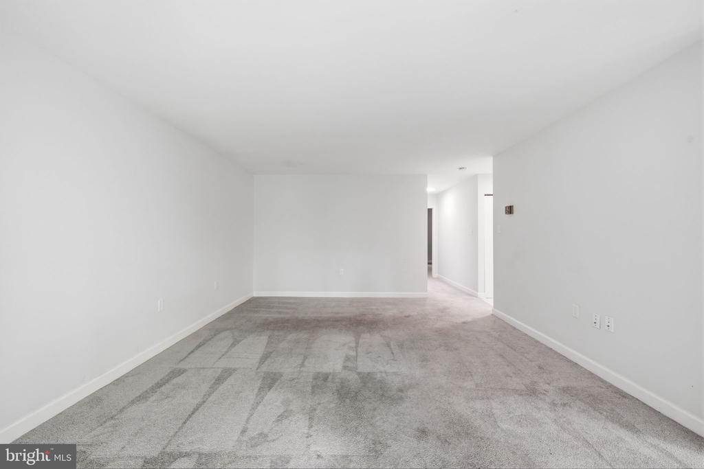 1558 NORTHGATE SQUARE 32B 1558-32B