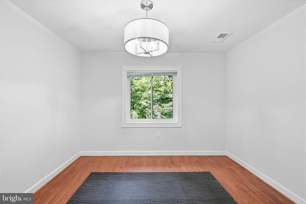 1558 NORTHGATE SQUARE 32B 1558-32B