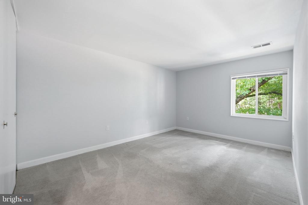 1558 NORTHGATE SQUARE 32B 1558-32B