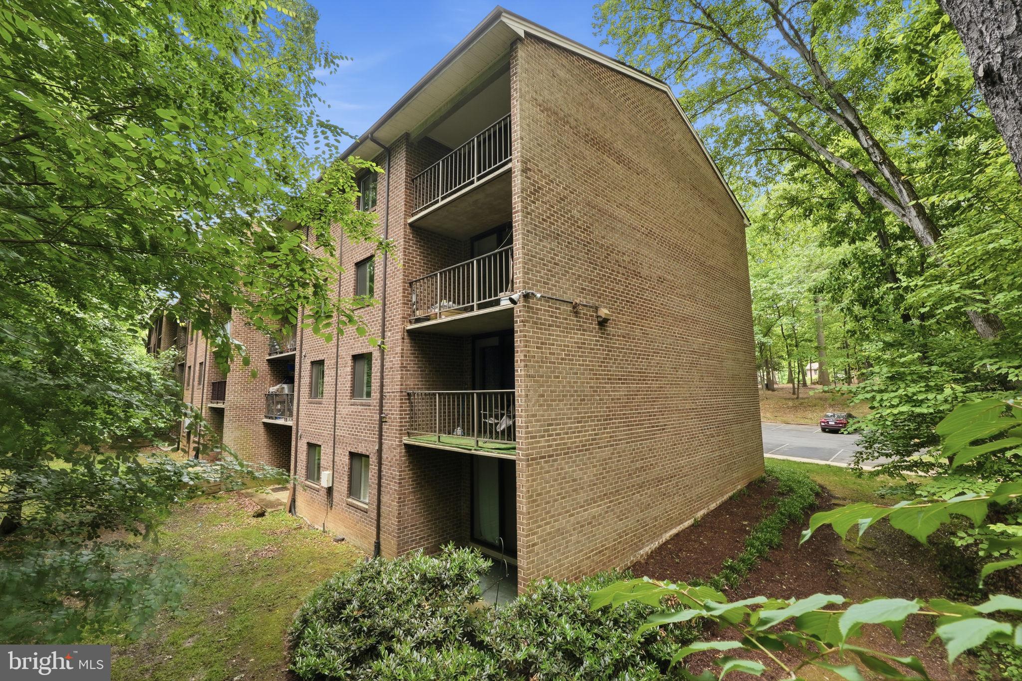 1558 NORTHGATE SQUARE 32B 1558-32B
