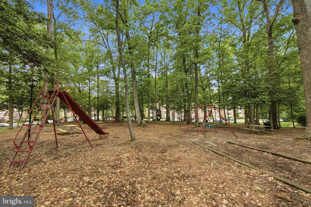 1558 NORTHGATE SQUARE 32B 1558-32B