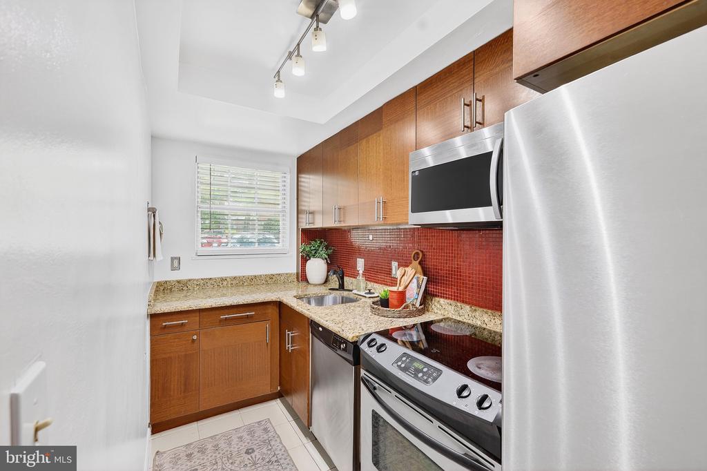 2912 PEYTON RANDOLPH DRIVE 101