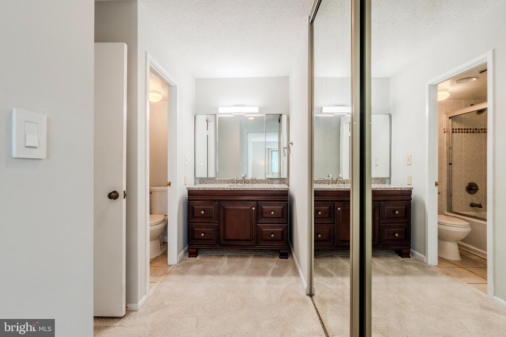 5901 MOUNT EAGLE DRIVE 510