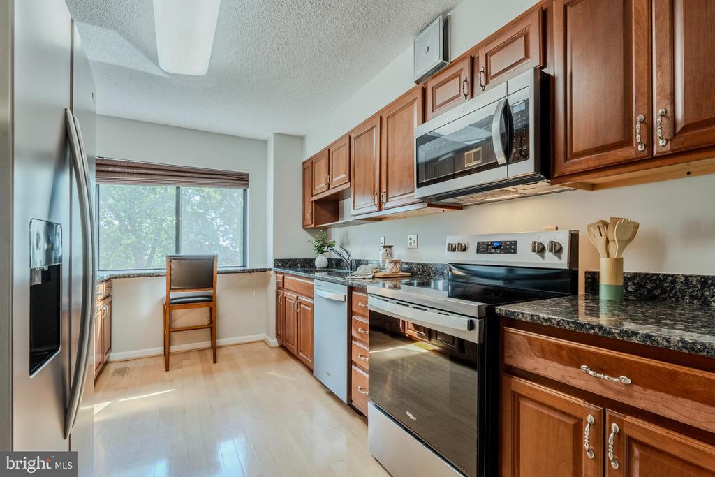 5901 MOUNT EAGLE DRIVE 510