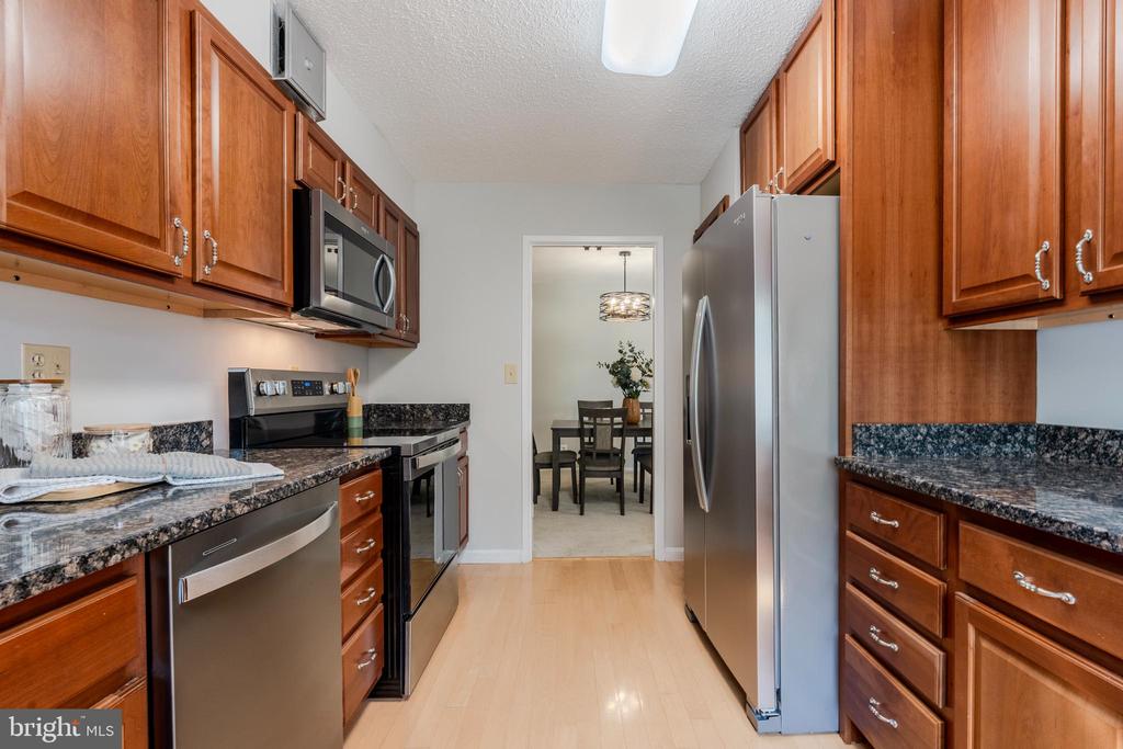5901 MOUNT EAGLE DRIVE 510