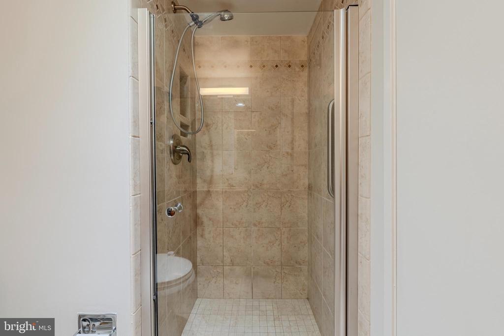 5901 MOUNT EAGLE DRIVE 510