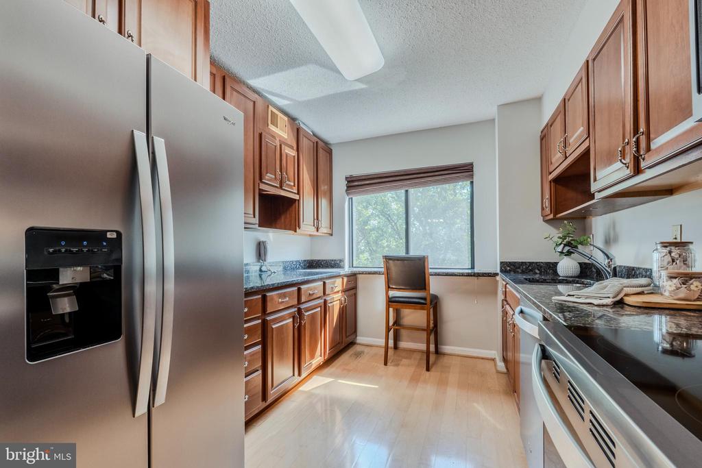 5901 MOUNT EAGLE DRIVE 510