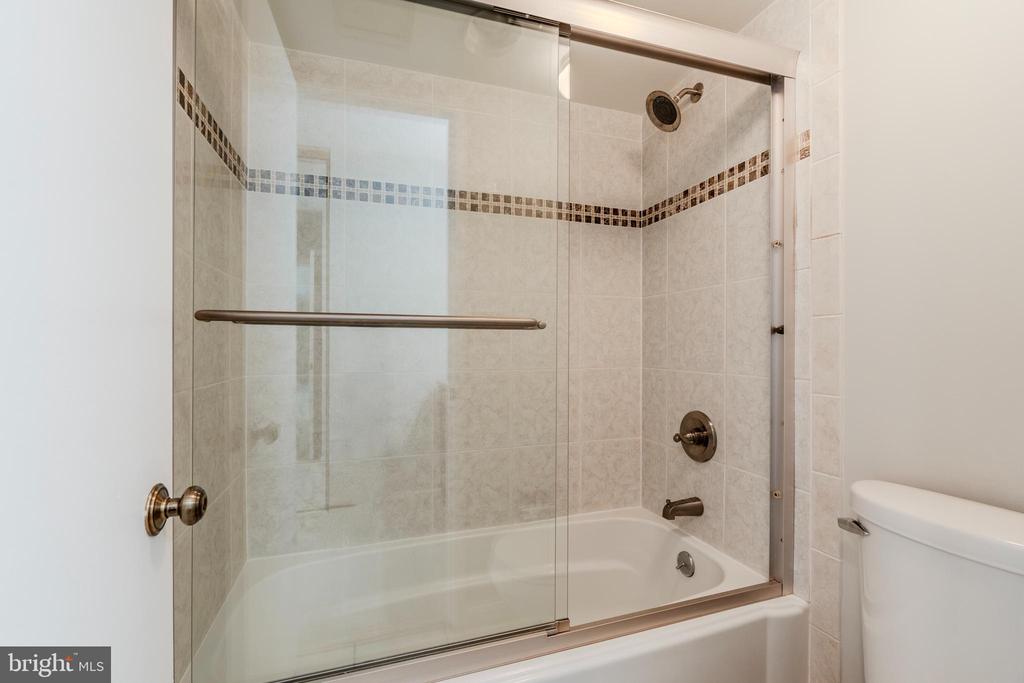 5901 MOUNT EAGLE DRIVE 510
