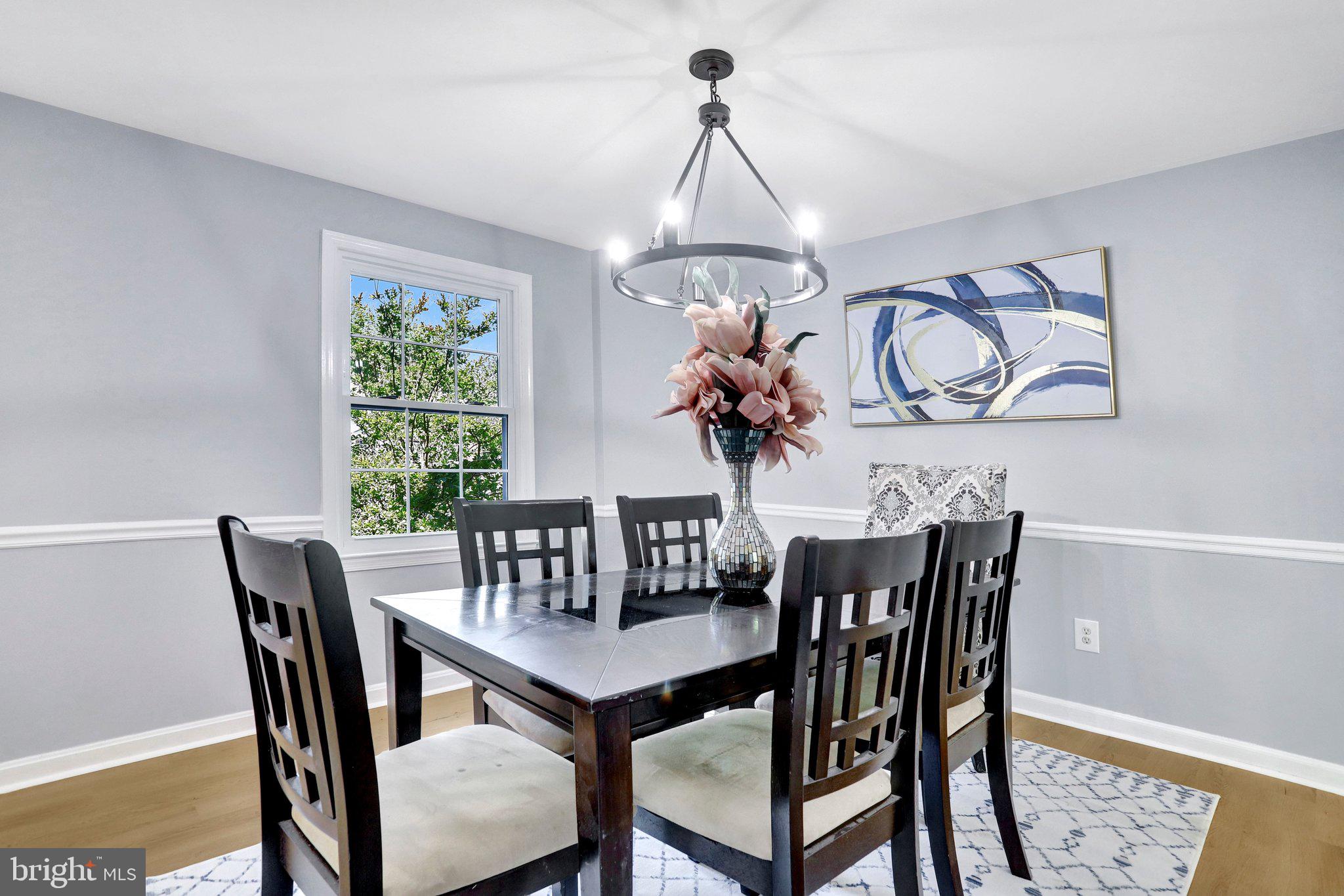8127 PINELAKE COURT