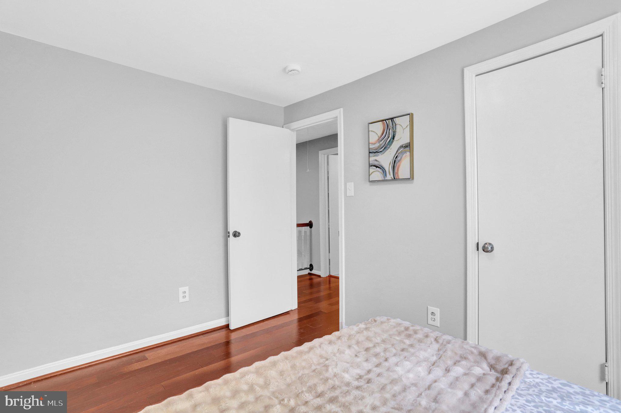 8127 PINELAKE COURT