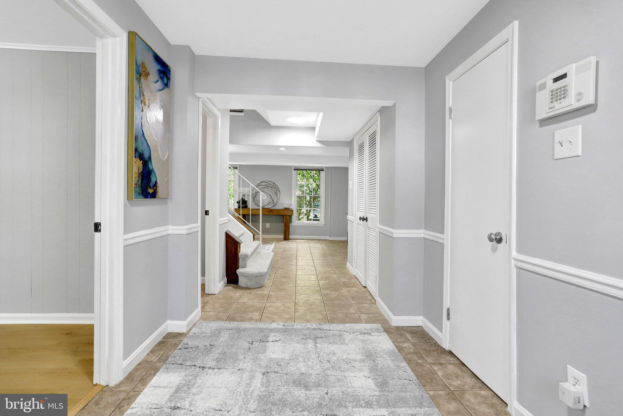 8127 PINELAKE COURT