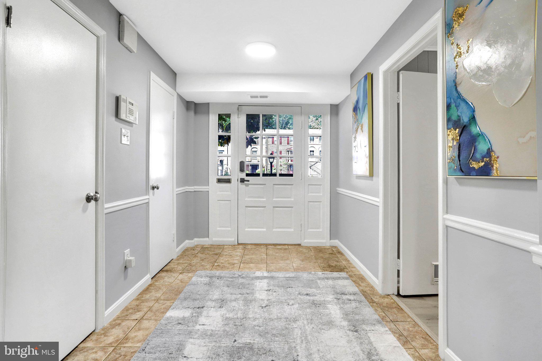 8127 PINELAKE COURT