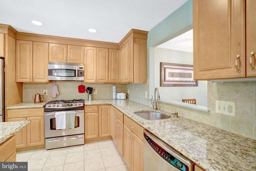 7868 NEWPORT GLEN PASS