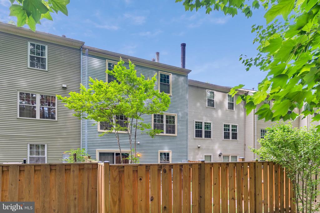 7868 NEWPORT GLEN PASS