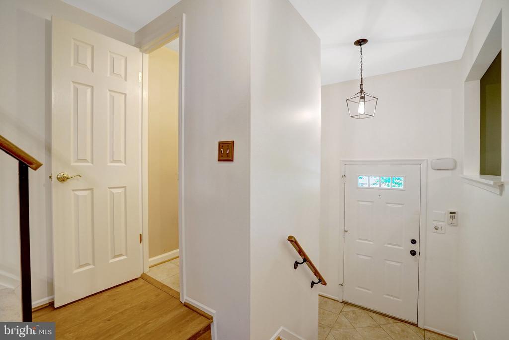 7868 NEWPORT GLEN PASS