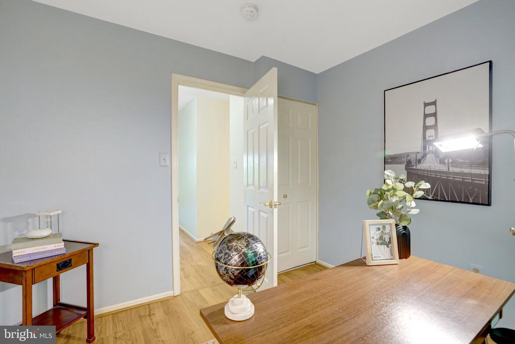 7868 NEWPORT GLEN PASS
