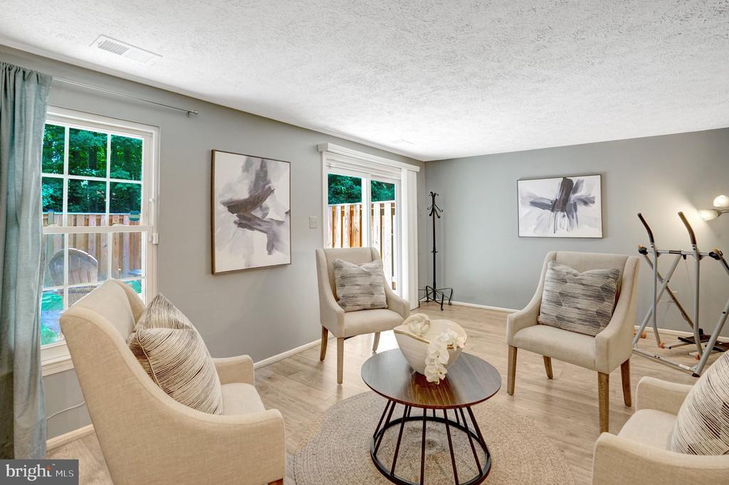 7868 NEWPORT GLEN PASS