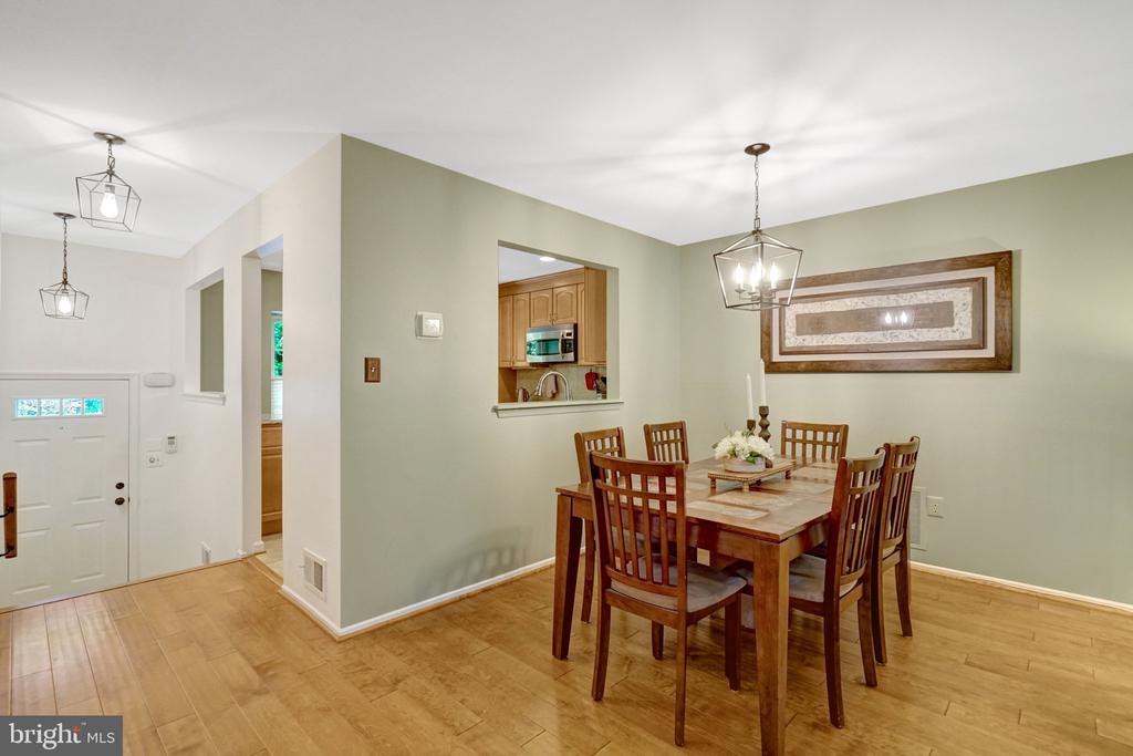 7868 NEWPORT GLEN PASS
